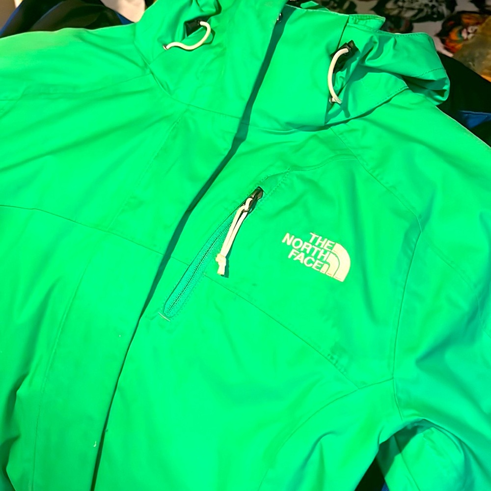 North face size small women’s Alta vistas jacket